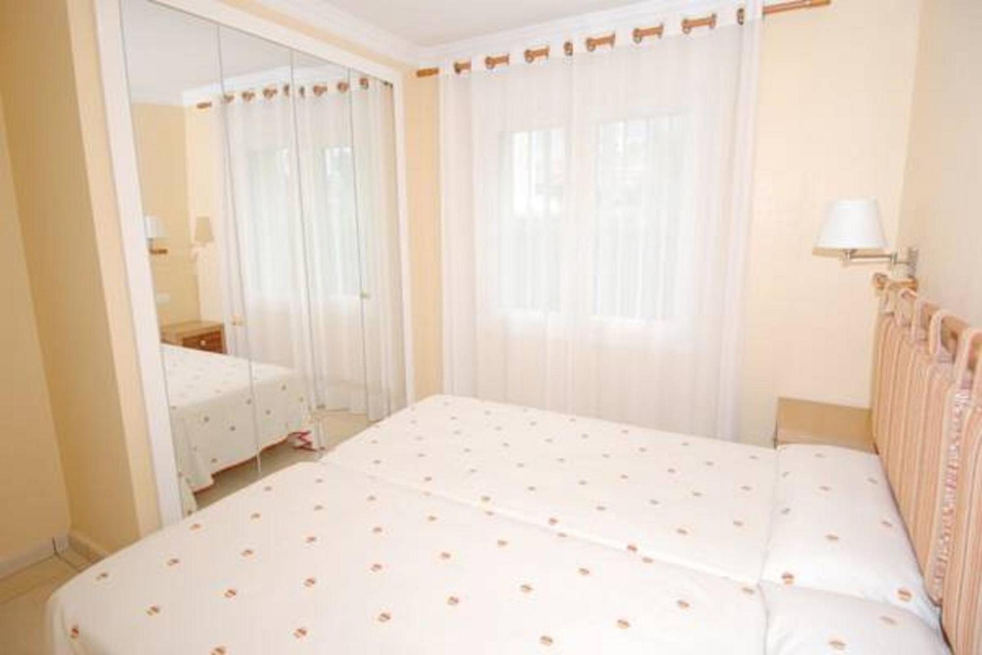 Villa Gaudi Oliva Habitación foto